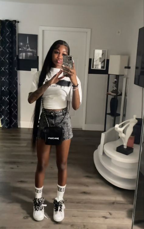 Outfit Ideas Black Women Birthday, Off Whites Outfits For Black Women, Birthday Shoes Ideas, Fly Girl Birthday Outfits, Designer Outfits Black Woman Birthday, Fly School Outfits, Fly Outfit Ideas, Fly Black Women Outfits, Ksubi Jeans Outfit Black Women