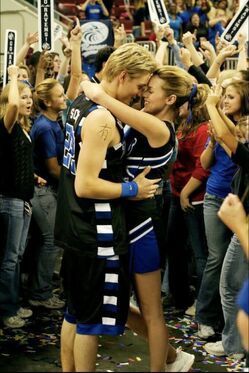 Bf And Gf Basketball Goals, Basketball Couple Goals Aesthetic, Basketball Cheerleader Couple, Athlete Couple Aesthetic, Basketball Boyfriend Pictures, Athlete Boyfriend Aesthetic, Cheerleader And Basketball Player Couple, Basketball Boys Aesthetic, Basketball Couple Goals