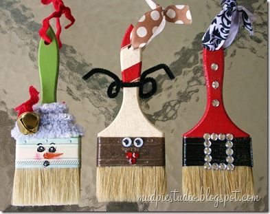 20 Christmas Kid Crafts - A Little Craft In Your DayA Little Craft In Your Day Paint Brush Ornaments, Paintbrush Crafts, Christmas Ornaments Homemade, Noel Christmas, Winter Crafts, Paint Brush, Homemade Christmas, Xmas Crafts, Diy Christmas Ornaments