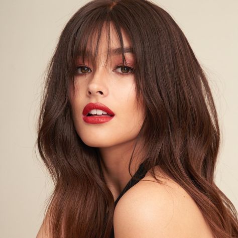 Liza Soberano With Bangs, Liza Soberano Photoshoot, Adriana Lima Style, Bombshell Hair, Liza Soberano, 90s Hairstyles, Wispy Bangs, Top Beauty Products, Hair Highlights