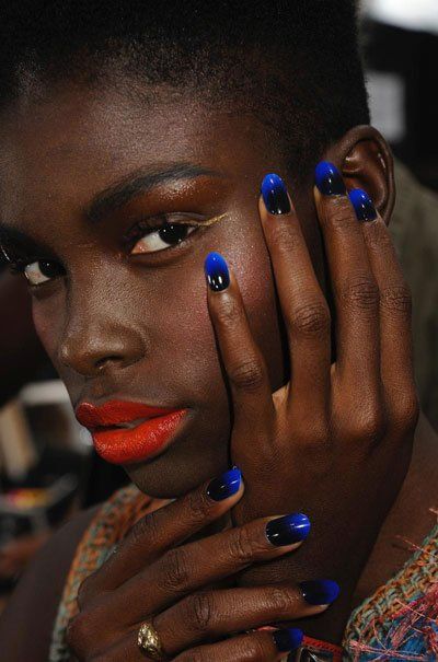 black and blue gradient! Runway Nails, Black Ombre Nails, Nail Polish Colors Summer, Moon Manicure, Blue Ombre Nails, Ombre Manicure, Summer Nail Polish, Nagellack Trends, Colors For Dark Skin