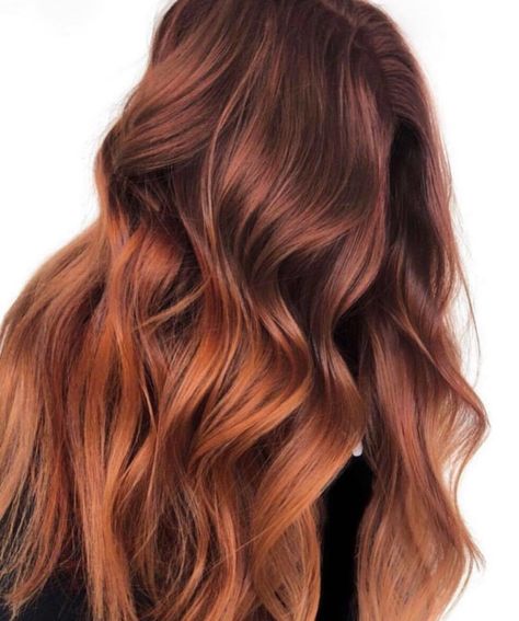 Cinnamon Gold Hair is the Latest Low-Maintenance Hair Color Trend for Spring Matrix Copper Hair Color Formula, Hair Dye Techniques, Hair Formulas, Cinnamon Hair Colors, Cinnamon Hair, Copper Balayage, Hair Color Formulas, Copper Hair Color, Short Hair Balayage