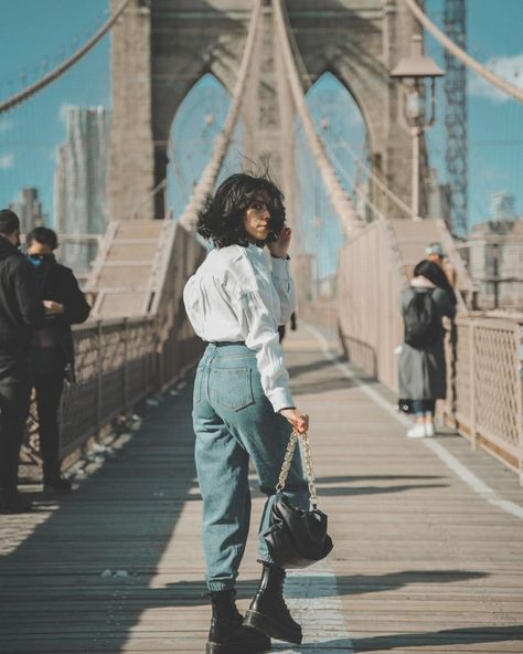 Baggy Shirt Outfit, Dr Martin Boots, White Oversized Shirt, Heels Boots Outfit, Big Jeans, Slippers Outfit, Baggy Shirt, Outfits Baggy, Fall Is Coming