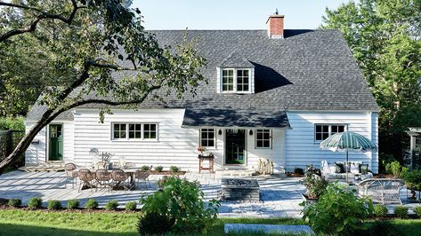 For this design couple, the historical home's quirky and interesting feel is all apart of its charm. East Coast Homes, Farmhouse Idea, Chippendale Chairs, Ranch Exterior, Country Cottages, Custom Headboard, Glass Shower Enclosures, Summer Cottage, English Country House