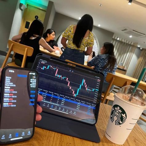 Trade Aesthetic, Trading Aesthetic, Trading Goals, Forex Lifestyle, Crypto Trader, Forex Trading Training, Investing In Cryptocurrency, Colorful Outfits, Money On My Mind