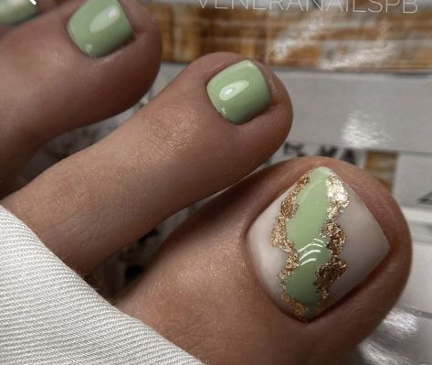 Green Toe Nails, Cruise Nails, Feet Nail Design, Pedicure Designs Toenails, Pedicure Nail Designs, Gel Toe Nails, Pretty Toe Nails, Cute Toe Nails, Pedicure Designs