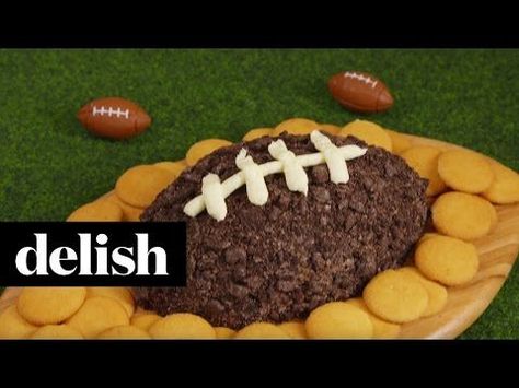 Best OREO Cheesecake Football Recipe - OREO Cheesecake Football for Parties Football Shaped Foods, Bowl Desserts, Football Desserts, Sandwich Vegetarian, Superbowl Desserts, Cream Cheese Ball, Superbowl Snacks, Cheese Ball Recipes, Super Bowl Party