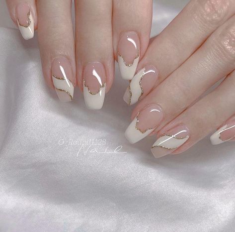 Elegant Touch Nails, Quick Nail Art, Art Deco Nails, Fancy Nails Designs, Polish Art, Stylish Nails Designs, Nail Box, Simple Gel Nails, Nail Polish Art