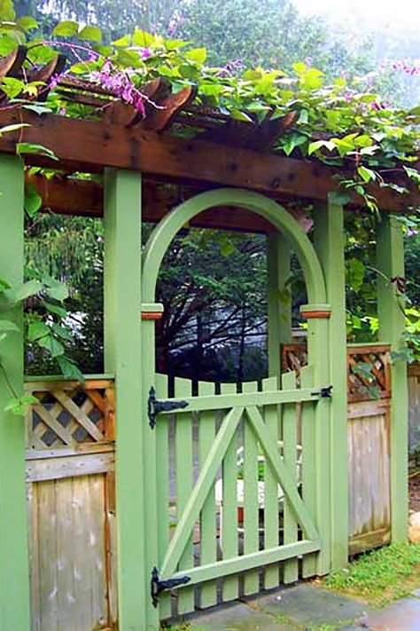 17 Best Garden Gates - Ideas for Beautiful Garden Gates Arbor Gate, Backyard Gates, Garden Gates And Fencing, Garden Gate Design, Gate Ideas, Garden Vines, Green Gate, Garden Arbor, Have Inspiration