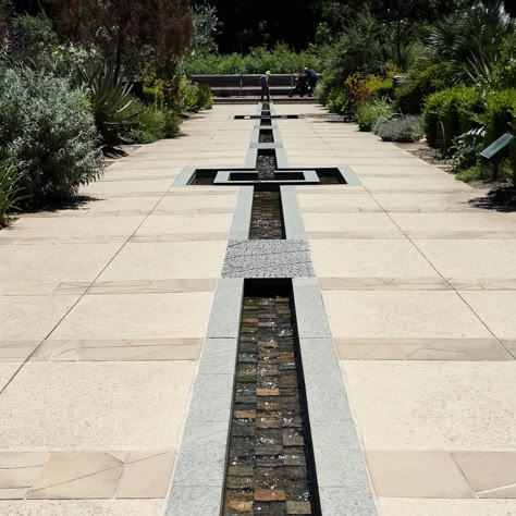 Adelaide Botanic Gardens... Mediterranean Garden by Taylor Cullity Lethlean water feature Italian Garden Water Feature, Walled Garden Design, Islamic Landscape, Islamic Garden, Indian Garden, Garden Water Feature, Persian Garden, Pool Landscape Design, Outdoor Living Design