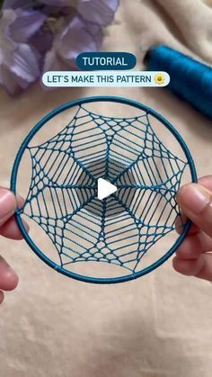 Dreamcatcher Patterns, Diy Dream Catcher Tutorial, Dream Catcher Tutorial, Dream Catcher Patterns, Earring Kit, Diy Weaving, Quick Stitch, Dream Catcher Diy, Crochet Woman