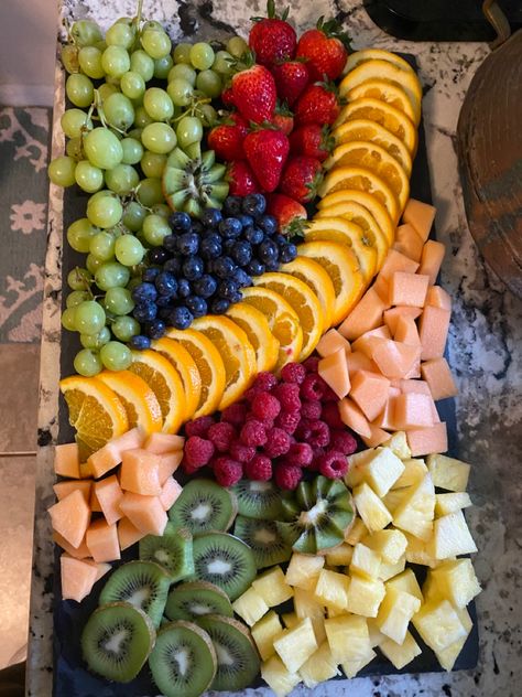 #summer #fruit #party #events #food #healthy #aesthetic Fruit Platter Picnic, Fruit Bowl Party, Party Fruit Bowl Ideas, Fruit Tray Aesthetic, Food Boards For Parties Aesthetic, Fruit Tray Wedding, Fruit Bored, Summer Fruit Party, Summer Fruit Board