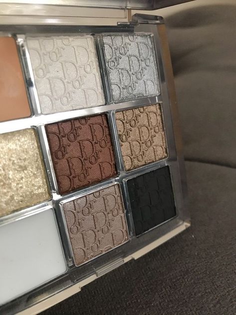 Dior Shadow Palette, Dior Eye Shadow, Eye Shimmer Products, Best Palettes Eyeshadow, Dior Eye Shadow Palette, Dior Palette Eyeshadows, Dior Backstage Eyeshadow Palette, Dior Backstage Eye Palette, Dior Palette