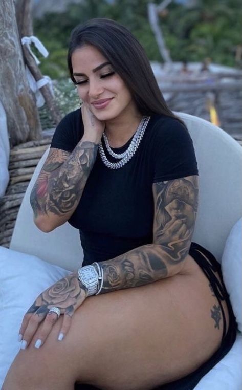 Tatted Baddie Aesthetic, Tatted Females, Tatted Baddies, Baddies With Tattoos, Tattoos For Black Skin, With Tattoo, Baddie Aesthetic, Tattoo S, Black Tattoos