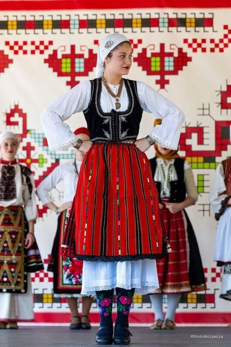 Bulgarian Traditional Clothing, Bulgarian Women, Bulgarian Folklore, Bulgarian Clothing, Costumes Around The World, Folk Clothing, Traditional Embroidery, Folk Dresses, Traditional Clothes