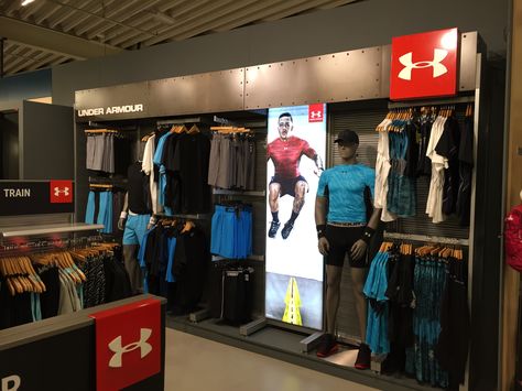 Under Armour - Topshelf Rotterdam Under Armour Store, Shoe Store Design, Sportswear Store, Nike Swim, Street Look, Visual Merchandising, Shoe Store, Store Design, Central Park