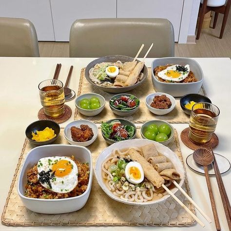 Japenese Food, Best Korean Food, Healthy Food Inspiration, Healthy Food Dishes, Healthy Lifestyle Food, Yummy Comfort Food, Food Goals, Japan Food, Food Presentation