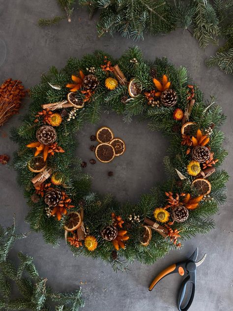 Embrace the spirit of the season with this stunning handmade Fall Autumn wreath, a perfect addition to your Halloween and autumn decor! Crafted with a beautiful assortment of dried and preserved flowers, our wreaths bring the charm of fall right to your doorstep. The wreath includes high-quality artificial flowers, adding a touch of elegance and longevity. In the pictures, measuring at 24 inches (60 cm) in diameter, it's the ideal size for any space, creating a warm and inviting ambiance. Also, Vintage Fall Wreath, Autumn Door Wreath, Minimal Fall Wreath, Fall Wreaths For Front Door Diy, Diy Fall Wreath For Front Door, Front Door Halloween Decorations, Autumn Door Decorations, Cottagecore Fall Wreath, Door Halloween Decorations