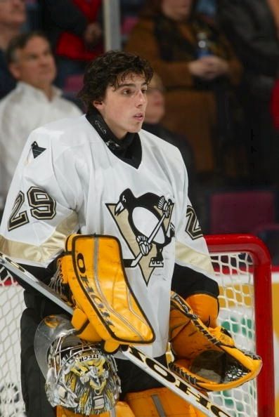 Look how young fleury is! Hockey Boards, Miguel Diaz, Hot Hockey Players, Hockey Memes, Pittsburgh Sports, Marc Andre, Pittsburgh Penguins Hockey, Penguins Hockey, Nhl Players