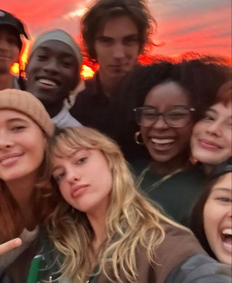 8 Friend Group, Group Of 8 Friends Aesthetic, Poc Friend Group, Both Gender Friend Groups, Mixed Gender Friend Group, 8 Friends Pictures, 7 Person Group Pose, Friend Group Selfie, Group Of 8 Friends