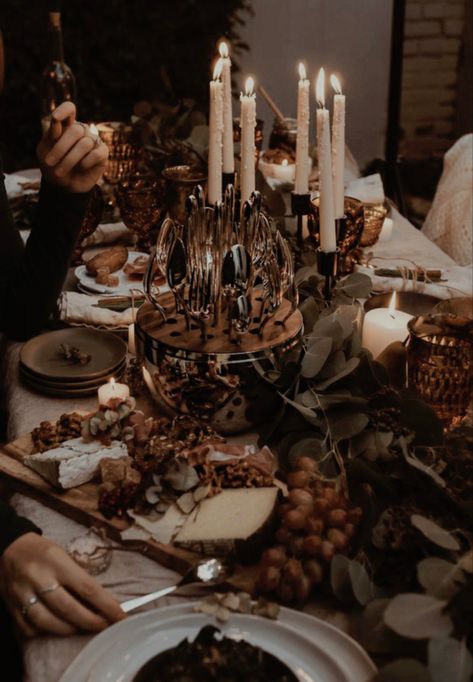 Rustic Dinner Party, Interior Designer Aesthetic, Aesthetics Interior Design, Candle Wax Dripping, Rustic Dinner, Jenny Cipoletti, Aesthetic Interior Design, Aesthetic Interior, Games Diy