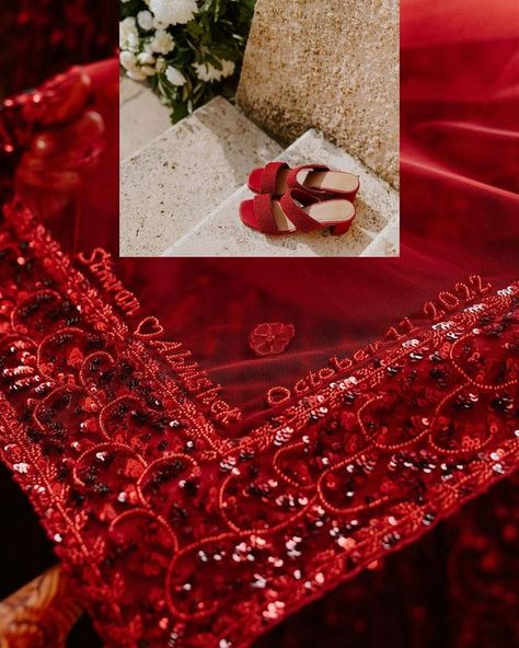 The names of Bride and Groom along with the date of wedding written on dupatta of the bride is adding such a personalize touch to the wedding ensemble. Beaded Veils, Name Writing, Bride And Groom, Wedding Outfit, Veil, The Bride, Design