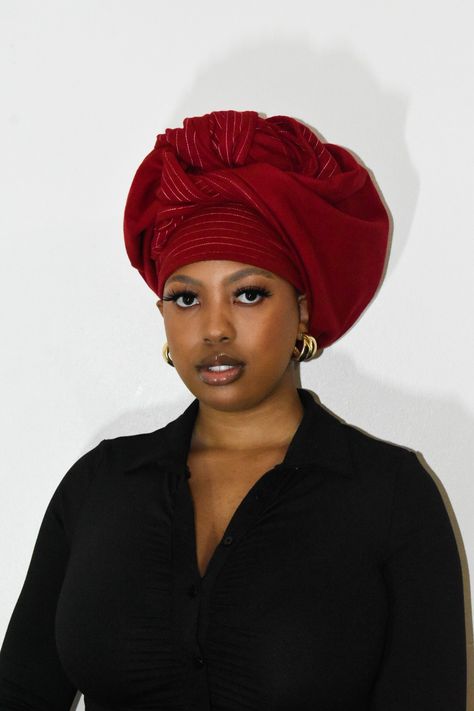 Red doek with thread embroidery. Xhosa Doek, Red Headwrap, Red Headscarf, Headwrap Styles, Black Couple Art, Dress Ankara, Head Wrap Styles, Fashion Traditional, African Print Dress Ankara