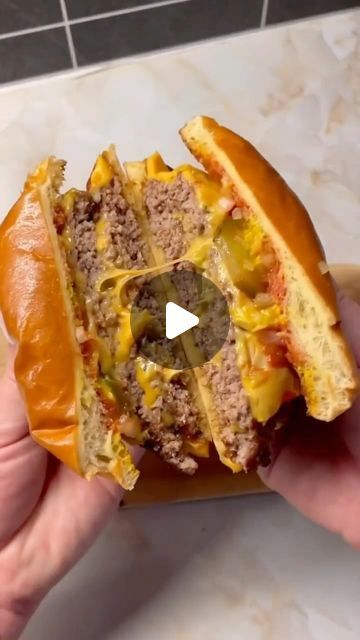 Lofi Foood on Instagram: "Homemade McDonalds Double Cheeseburger🍔 By @simplefood4you 👈🏼  ~~~~~~~~~~~~~~~~~~~~~~~~~~~~~~~~~ • 1 hamburger bun • 180g / 6,5 oz ground chuck • Salt & black pepper  • 2 slices hamburger cheese • Pickles • Ketchup • Yellow mustard • Finely chopped yellow onion ~~~~~~~~~~~~~~~~~~~~~~~~~~~~~~~~~  ✨Follow✨ @lofifoood 🍜  ~~~~~~~~~~~~~~~~~~~~~~~~~~~~~~~~~ #burger #cheeseburger #bigmac #mcdonalds #cheeseburgers #americancheese #pickles #burgerlove #burgerlovers #burgersarelife #homemadeburgers #lofifoood" Homemade Mcdonalds, Cheese Pickles, Ground Chuck, Baked Gnocchi, Double Cheeseburger, Homemade Burgers, Midweek Meals, Tomato Pasta, Yellow Mustard