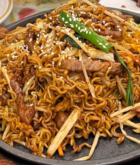 Beef Pan-fried noodles in Hong Kong style are a delicious and versatile dish. They are known for their crispy and golden crust, combined with a savory blend of ingredients. If you want to recreate this dish at home, here is a simple recipe to follow. Ingredients Required for the Recipe – 8 oz (225g) fresh […] More Asian Pan Fried Noodles, Fried Noodles Recipe, Pan Fried Noodles, Chinese Cooking Recipes, Fried Noodles, Marinated Beef, Hong Kong Style, Beef And Noodles, Chinese Cooking