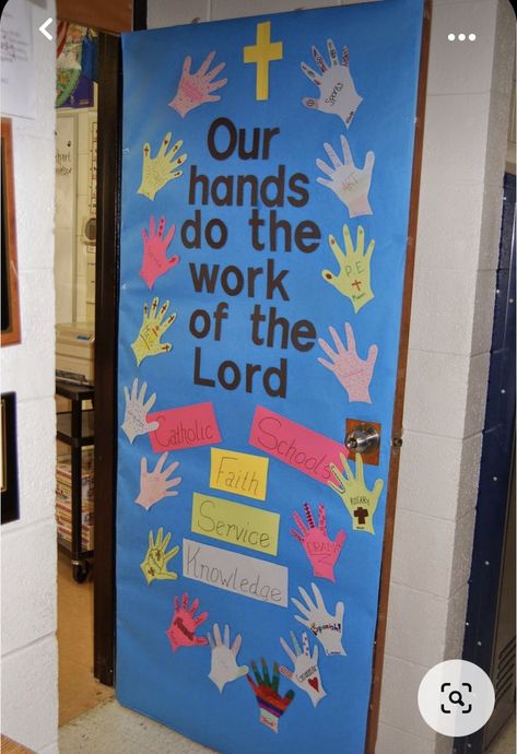 Catholic Schools Week Bulletin Board, Catholic Schools Week Activities, Sunday School Room Decor, Sunday School Classroom Decor, Decorated Doors, Catholic Schools Week, Sunday School Decorations, Sunday School Rooms, School Door Decorations