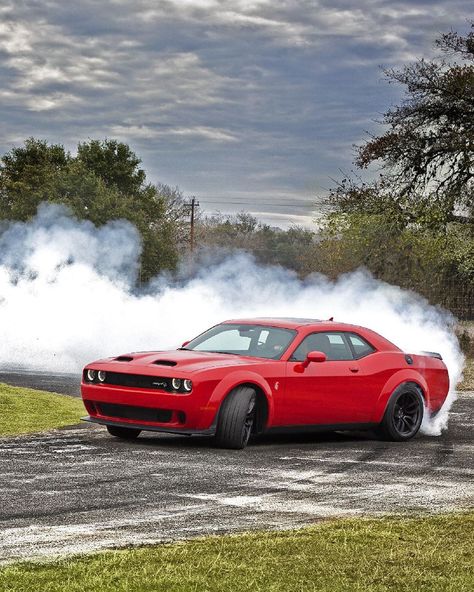 Dodge on Instagram: “The powerful sound of the Hellcat can’t be contained in a post. So tap once to see it.  #ThatsMyDodge #Dodge #Challenger #DodgeChallenger…” Dodge Challenger Hellcat Black, Cool Truck Accessories, Dodge Demon, Dodge Cars, Dodge Challenger Hellcat, Aventador Svj, Fantasy Cars, Super Fast Cars, Car Experience