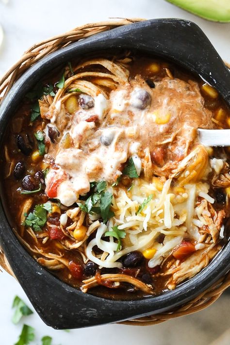 Chicken Taco Chili, made with chicken, beans, corn and tomatoes seasoned with taco seasoning is one of my most popular slow cooker recipes, which I just remade for Instant Pot after several requests! This recipe couldn’t be easier, made with ingredients you probably already have in your pantry. Taco Chili Recipe, Multicooker Recipes, Ip Chicken, Chicken Taco Chili, Ww Dinners, Dinners Chicken, Instant Meals, Chicken Beans, Ww Dinner