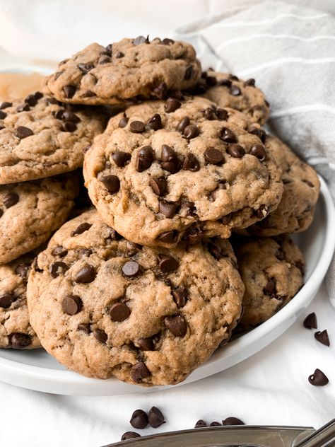 Applesauce Chocolate Chip Cookies, Egg Free Chocolate Chip Cookies, Best Vegan Chocolate Chip Cookies, Chocolate Chip Cookies Vegan, Applesauce Cookies, Desserts With Chocolate Chips, Eggless Desserts, Vegan Chocolate Chip Cookies, Healthy Chocolate Chip