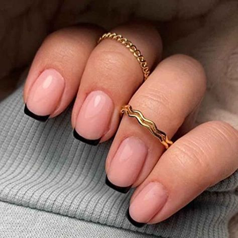 15 Short Summer Nails You'll Love 2023 - Streetstylis Glue On Nails Short, Short Nails Summer, Short Summer Nails, French Press On Nails, Nails Oval, Opi Gel Nails, Chic Manicure, French Tip Press On Nails, Black French Tips