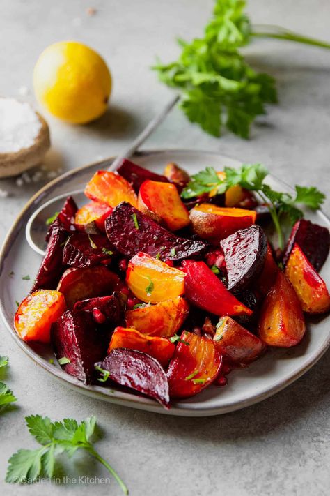 Beetroot Side Dish, Beetroot Meals, Roasted Beetroot Recipes, Roasted Beet Recipes, Beet Side Dish, Beetroot Recipe, Roast Beetroot, Garden In The Kitchen, Baked Beetroot