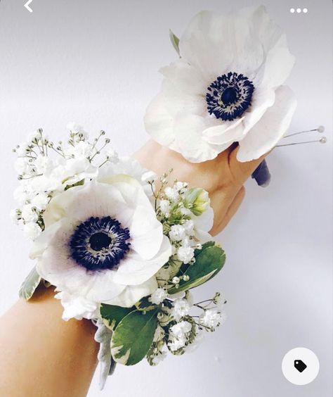 White Anemone Wrist Corsage, Anemone Corsage Wrist, Corsage With Blue Dress, Corsage For Navy Blue Dress, Hoco Corsage And Boutonniere, Corsage For Blue Dress, White Corsage Prom, Anemone Corsage, Navy Boutonniere