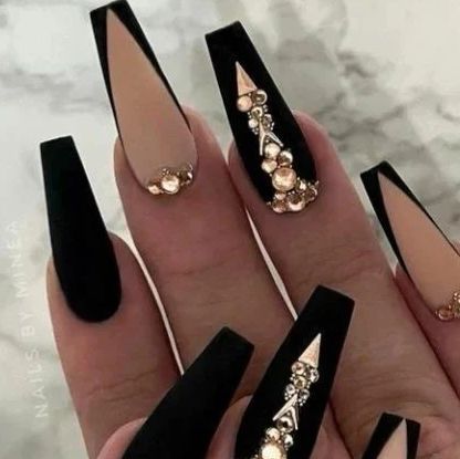 19K likes, 51 comments - nailswitty am August 30, 2022: "Yay or nay?♥️Tag someone who would love this💅Follow @nailsgreet for more💅Follow @nailse..." French Tip Long, Claws Makeup, Black French Tip, Silver Nail Designs, Nails Luxury, Black French Tips, Long Press On Nails, Black Acrylic Nails, Airbrush Nails