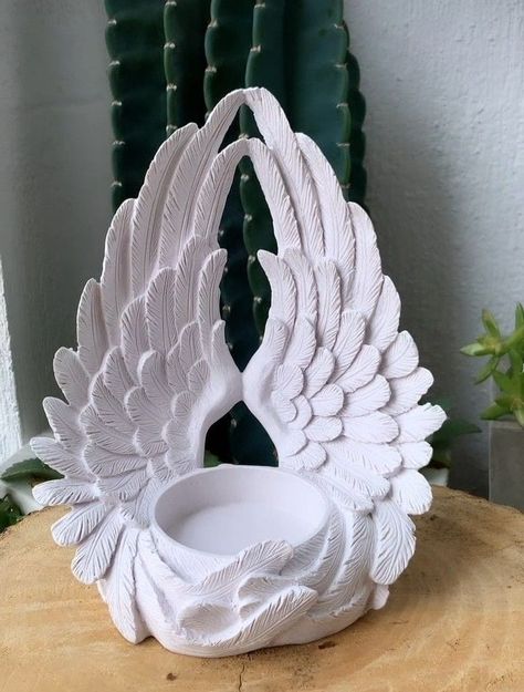 Wall Frame Ideas, Angel Wing Crafts, Sculpture Art Clay, Clay Wall Art, Frame Ideas, Concrete Crafts, Cement Crafts, Pottery Crafts, Diy Pottery