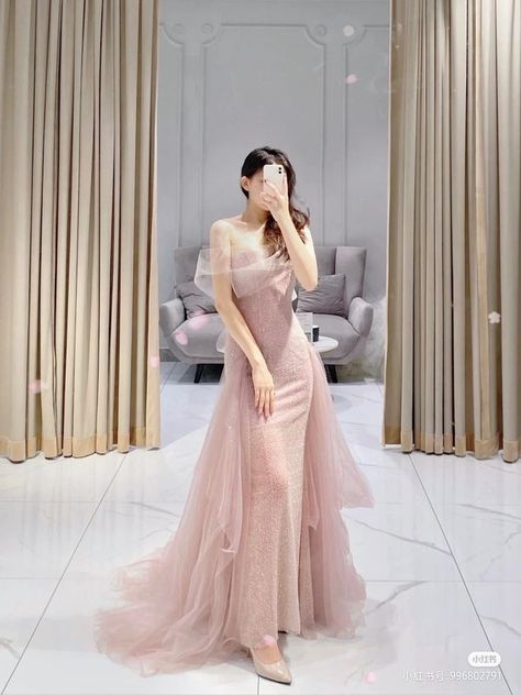 Gaun Tulle, Pale Pink Dress, Pretty Quinceanera Dresses, Gowns Dresses Elegant, Gaun Fashion, End Of Time, Pink Prom Dress, Princess Ball Gowns, Pink Prom