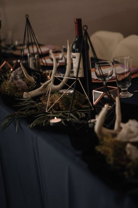 Dark Country Wedding Theme, Pagan Style Wedding, Nature Goth Wedding, Dark Forest Wedding Aesthetic, Halloween Backyard Wedding, Black And Purple Wedding Theme Wedding Table Decor, Gothic Cowboy Wedding, Dark Fairytale Party, Dark Cottagecore Wedding Aesthetic