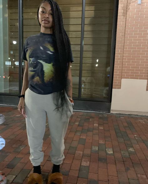 32.5k Likes, 215 Comments - khia (@khiamonique) on Instagram: “high. asf.” Cute Bummy Outfits, Sweatpants Outfits, Skandinavian Fashion, Cute Lazy Day Outfits, Cute Lazy Outfits, Swag Outfits For Girls, Lazy Outfits, Tomboy Style Outfits, Lazy Day Outfits