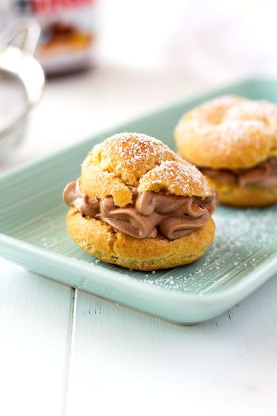 Nutella Cream Puffs: crisp choux pastry shells filled with heavenly Nutella whipped cream. Easy yet elegant dessert recipe. | Kitchen Gidget Choux Pastry Filling, Nutella Whipped Cream, Dessert Nutella, Pastry Filling, Nutella Cream, Hot Chocolate Brownies, Nutella Banana Bread, Nutella Bread, Nutella Hot Chocolate