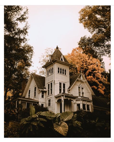 Spooky Aesthetic, House Of The Rising Sun, New England Fall, New Orleans Homes, House Book, Practical Magic, Autumn Cozy, House Goals, Autumn Aesthetic