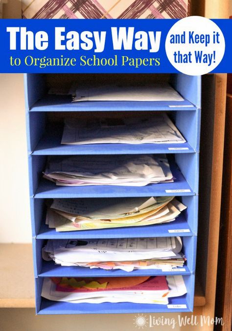 The easy way to organize kids' school papers & keep it that way! With 4 simple tips & inspiration to make it happen! Kids School Paper Organization, School Work Organization, Kids School Papers, School Paper Organization, Homework Organization, Kids Homework, School Paper, Family Command Center, Cute Diy Projects