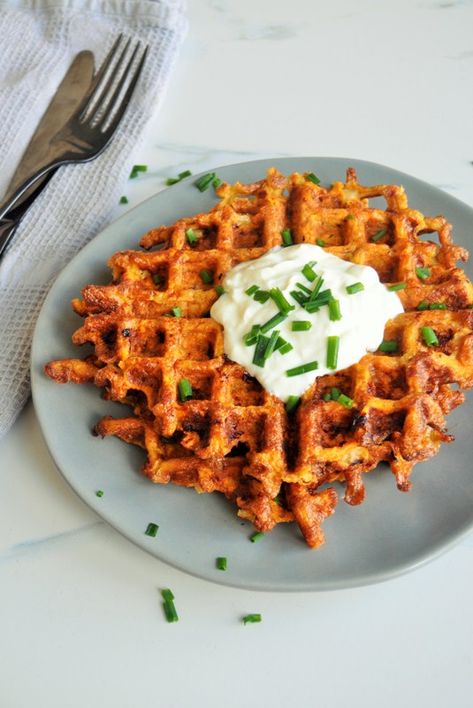 Cake Waffles, Hashbrown Waffles, Crab Cakes Easy, Sweet Potato Hash Browns, Crab Cake Recipes, Potato Waffles, Waffle Ingredients, Sweet Potato Waffles, Waffles Recipe