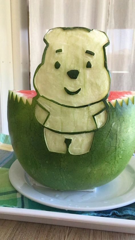 Winnie the Pooh watermelon carving Melon Basket, Watermelon Art, Watermelon Carving, Pooh Baby, Taste And See, Food Carving, Bear Party, Fruit Carving, Happy 1st Birthdays