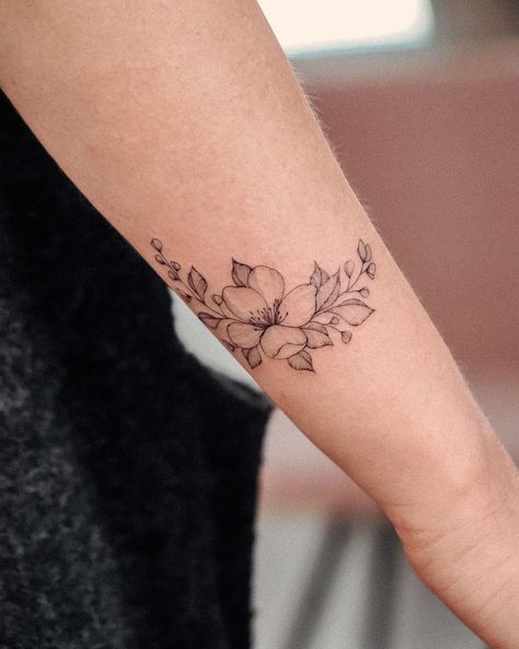 Alina | Fineline Tattoo Artist on Instagram: “One of my tiny branch wanna dos 🌸 . . . #bunamiink #floralillustration #armbandtattoo #cherryblossom #ipadart #bracelet #bracelettattoo…” Fineline Tattoos, Fineline Tattoo, Tattoo Bracelet, Floral Illustration, Ipad Art, Armband Tattoo, Artist On Instagram, Floral Illustrations, Tattoo Artist