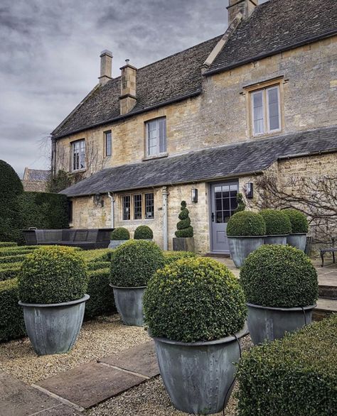 English Country Life with @irenemylife :: TIG | an intelligent guide to the internets for the aesthetically inclined Rustic Planters, Formal Garden, English Country Gardens, English House, English Country House, Gorgeous Gardens, Stone Houses, French House, English Countryside