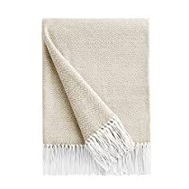 Regardez ceci chez Amazon Beige Couch Living Room, Bedroom Gadgets, Turkish Throw Blanket, Apartment Must Haves, Basement Room, Beige Couch, Cashmere Throw Blanket, Fringe Throw Blanket, Beige Throws