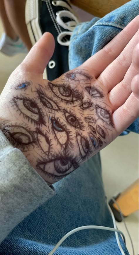 Cool Eye Drawings Trippy, Eye Drawing On Hand, Drawing On My Arm, Weird Core Doodles, Eye Aesthetic Creepy, Eye Drawing Creepy, Dark Eyes Drawing, Crazy Eye Drawing, Creepy Eyes Aesthetic